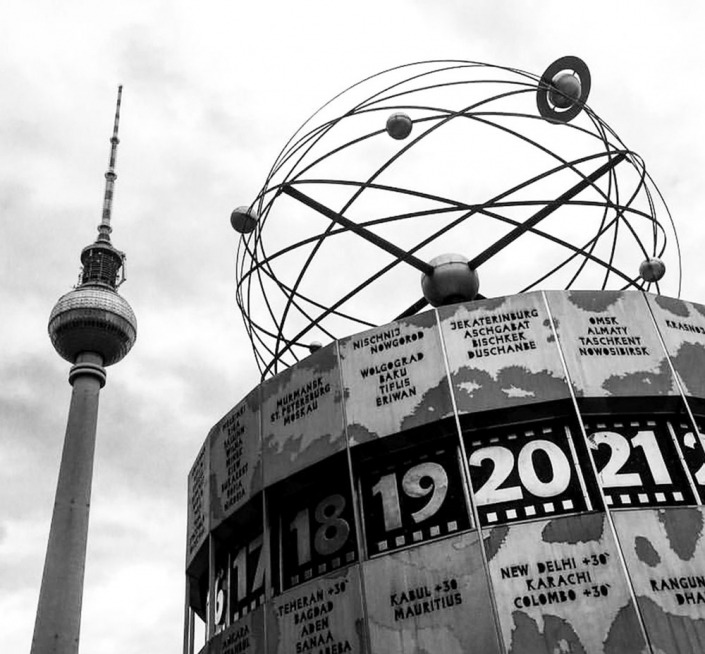 Berlin, Alexanderplatz. Foto von Ulrike Liebig, Architektin. Mitarbeiterportrait von einszueins die Ingenieure für digitale Pläne.